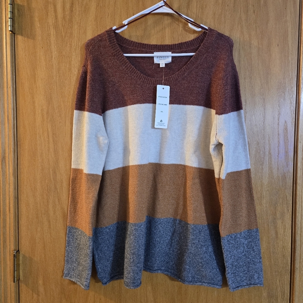 NWT Pinque sweater Lightweight Color Multi Size XXL